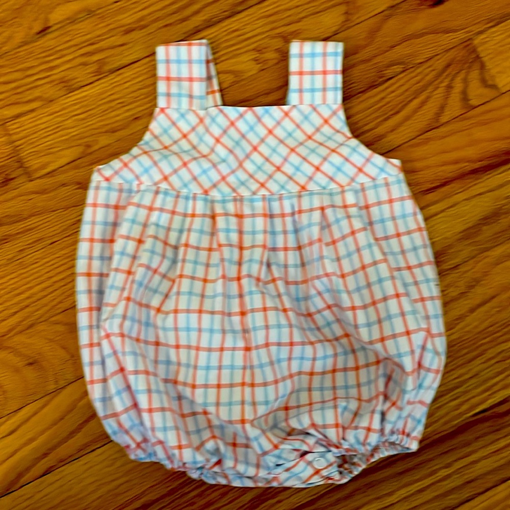 Beaufort Bonnet Company Branham Bubble baby outfit - new without tags. Peach